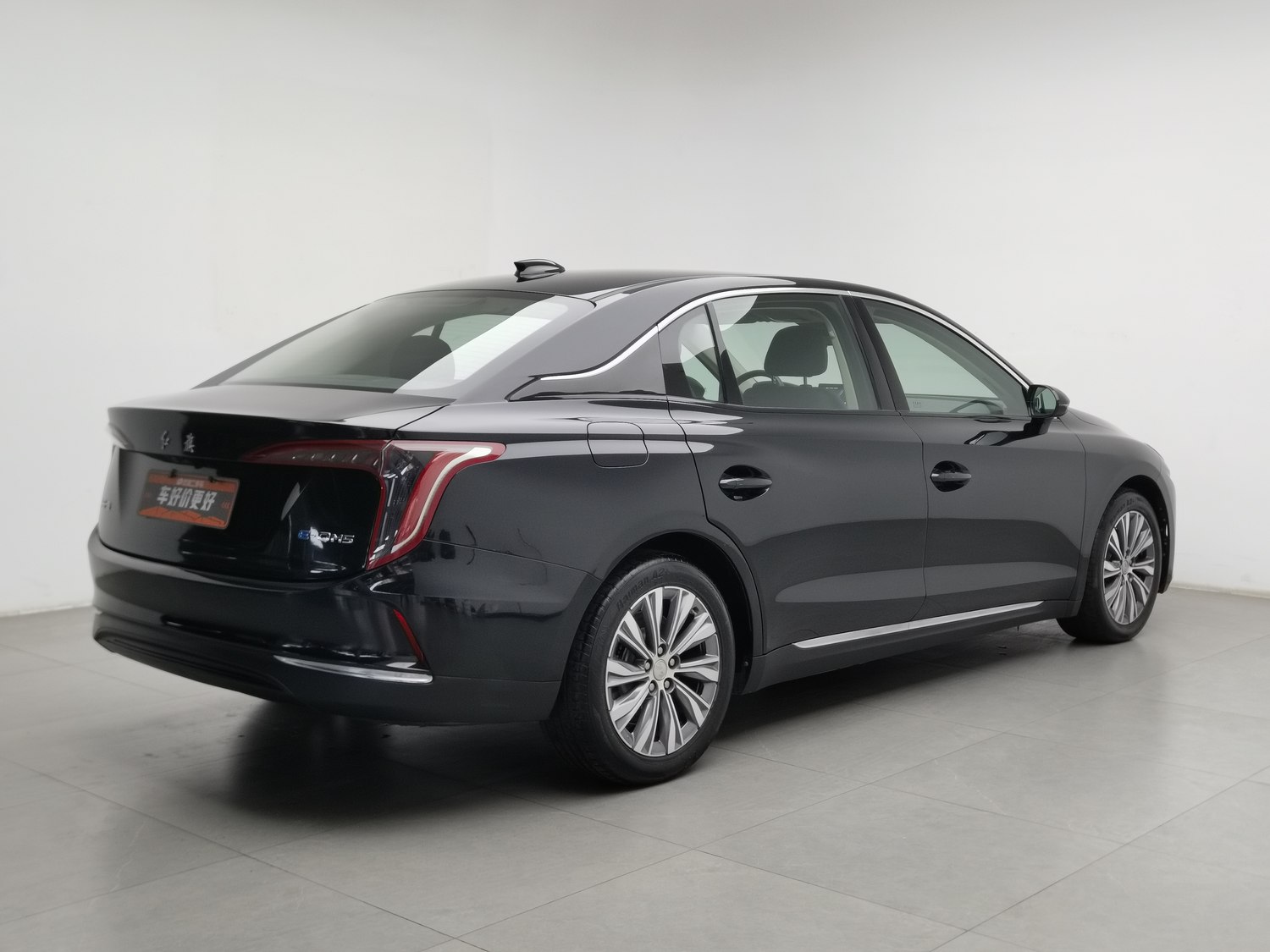 Used Hongqi E-QM5 2022