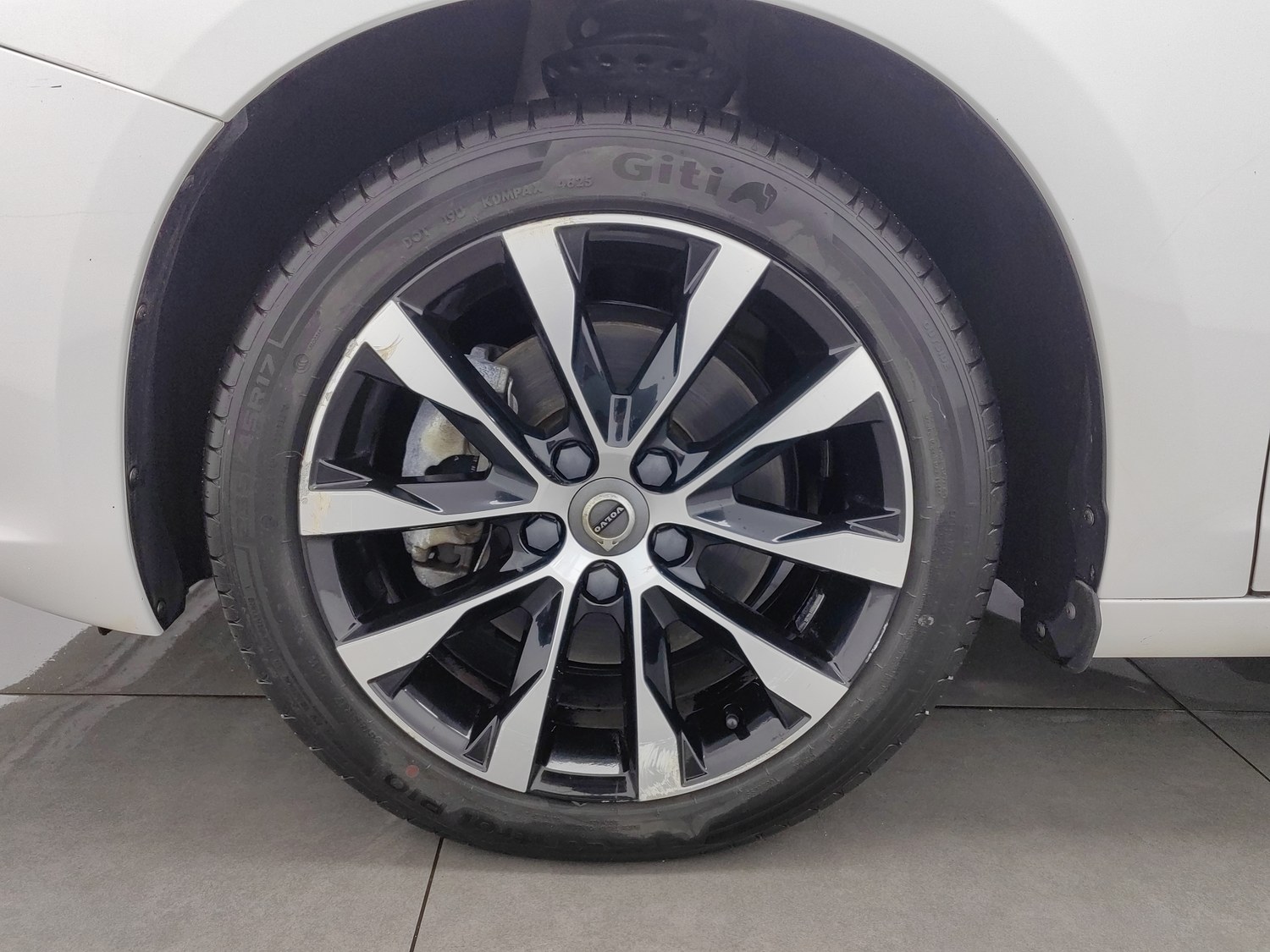 Used Volvo S60 2019 2.0 AT
