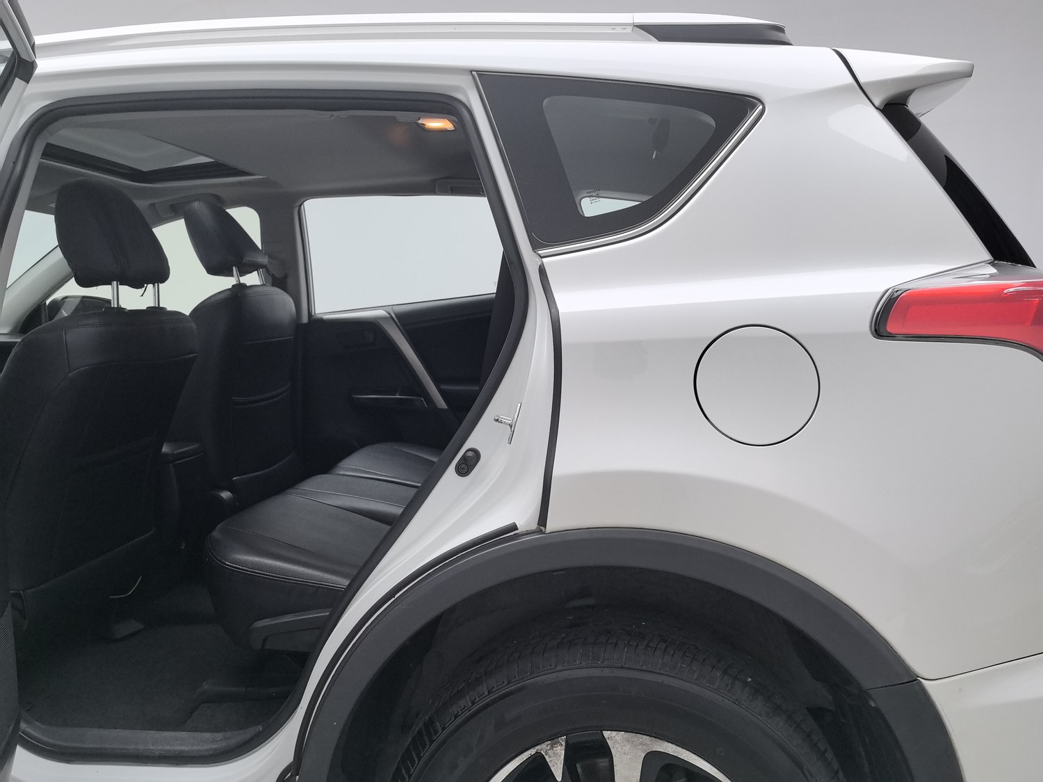 Used Toyota RAV4 2016 2.0 AT