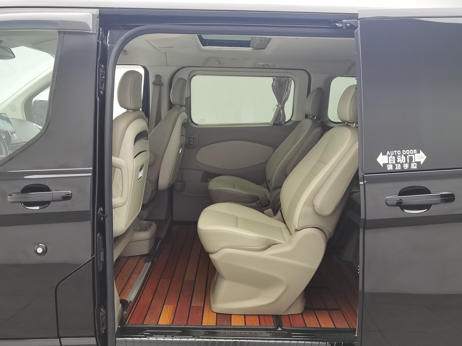 Used Ford Tourneo 2017 2.0 AT
