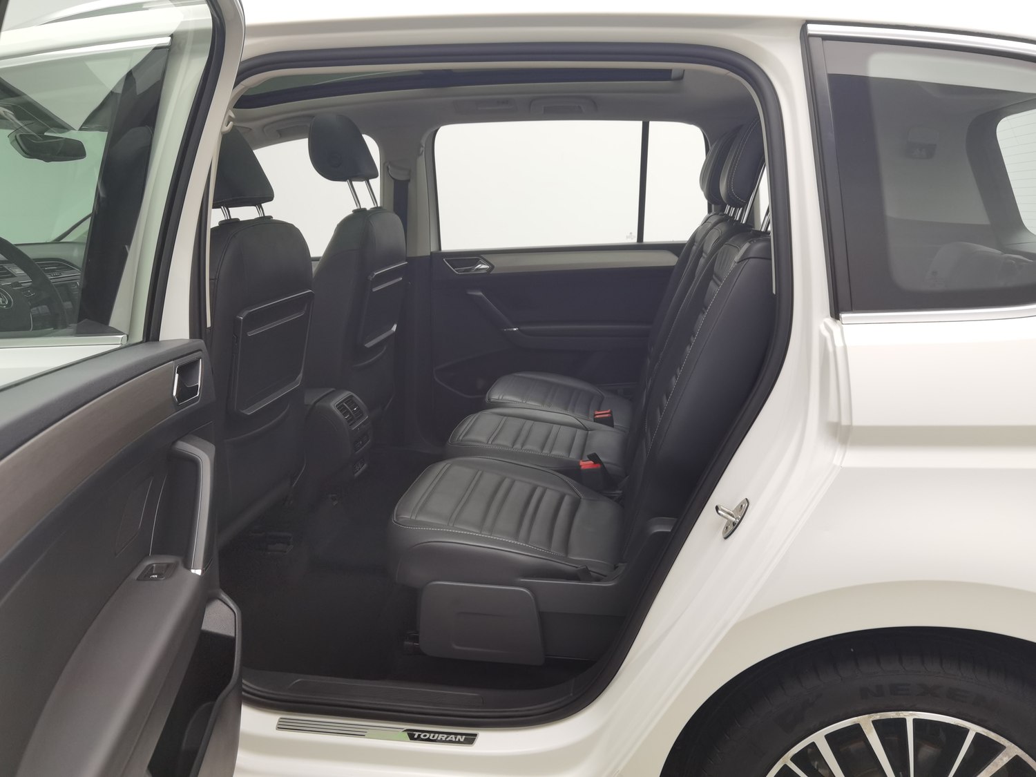 Used Volkswagen Touran 2018 1.4 AT