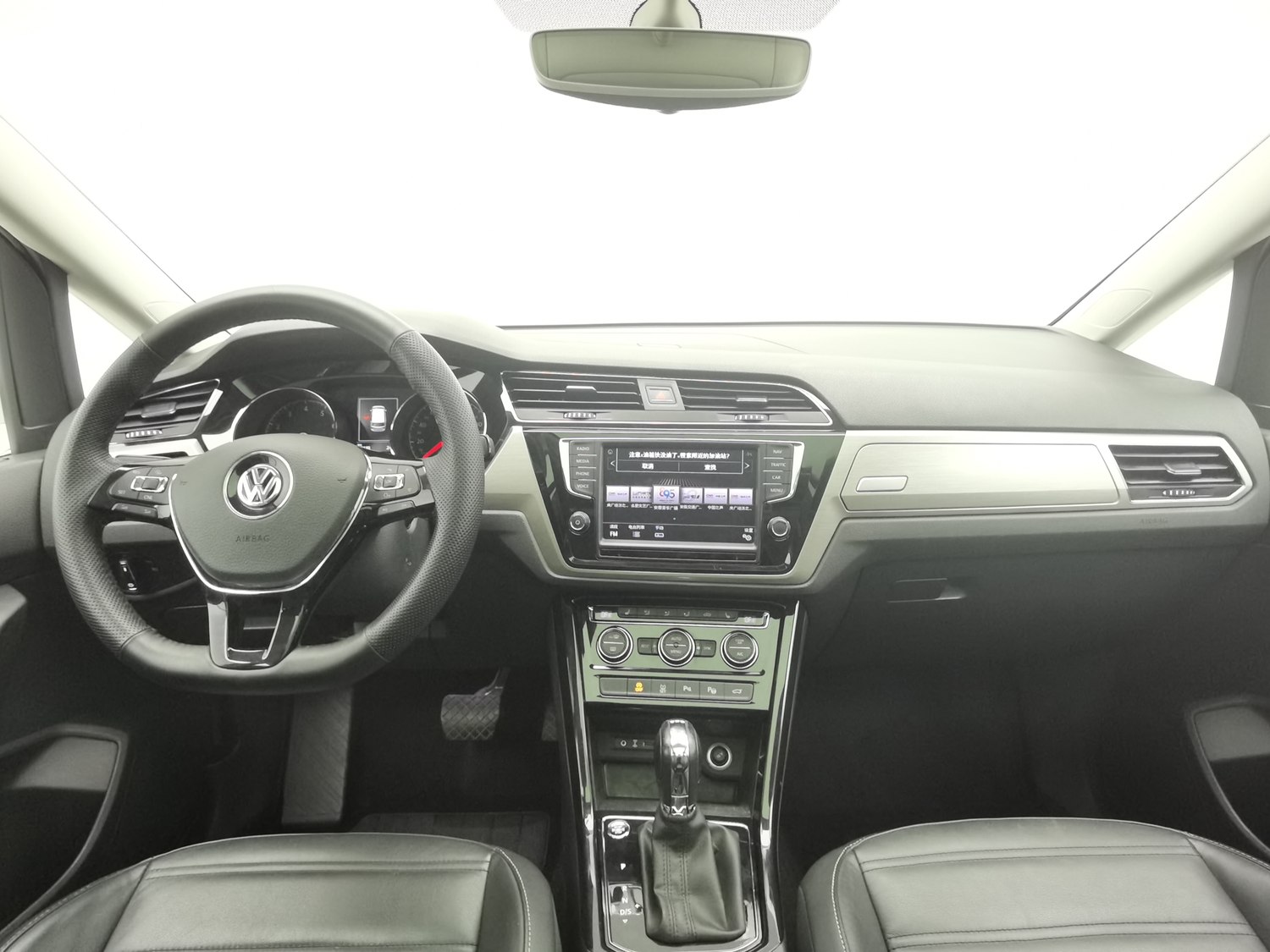 Used Volkswagen Touran 2018 1.4 AT