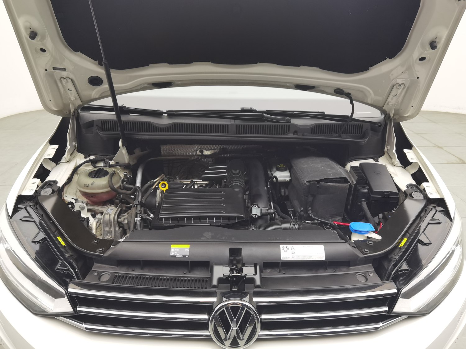 Used Volkswagen Touran 2018 1.4 AT