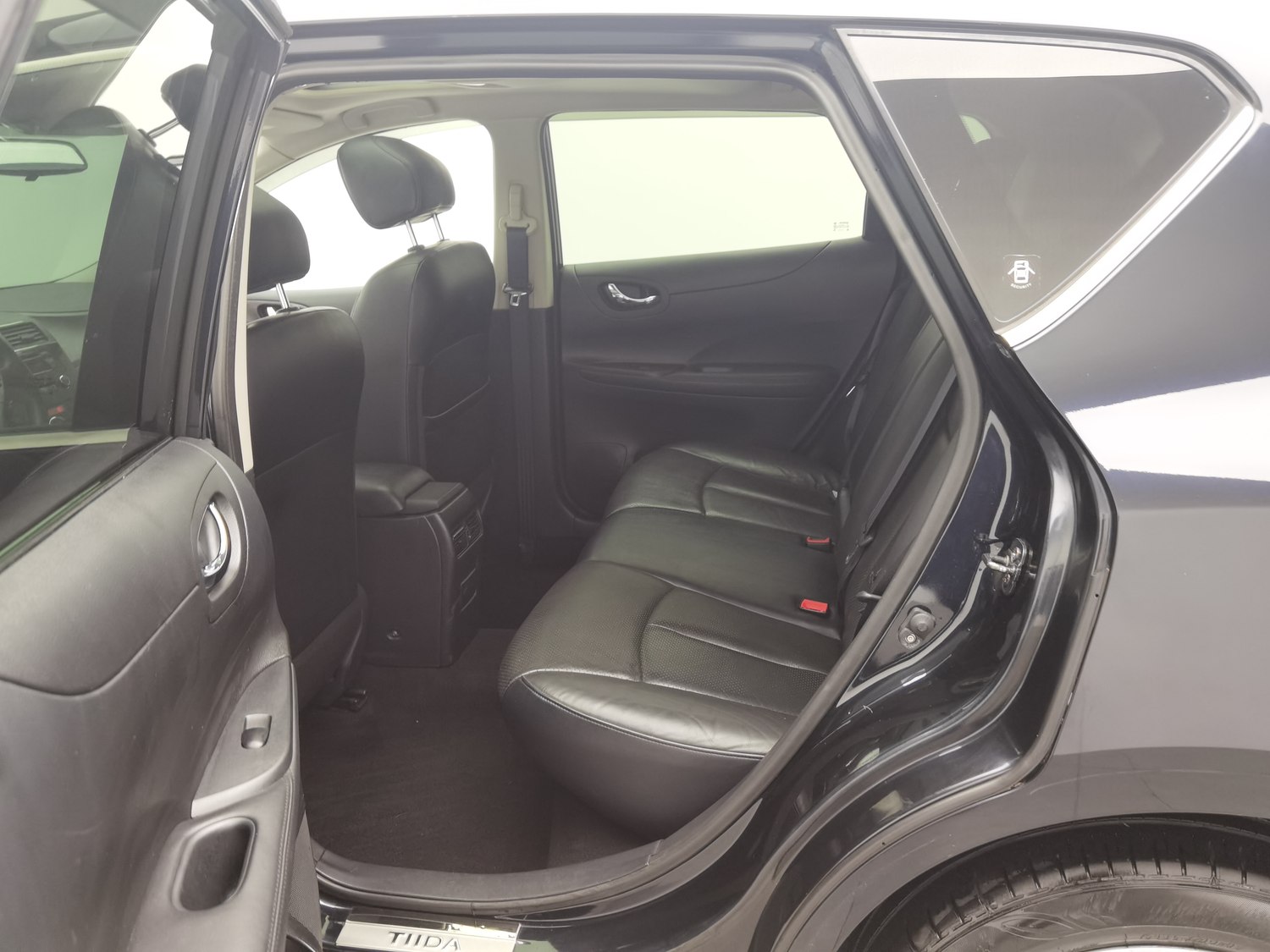 Used Nissan Tiida 2011 1.6 AT