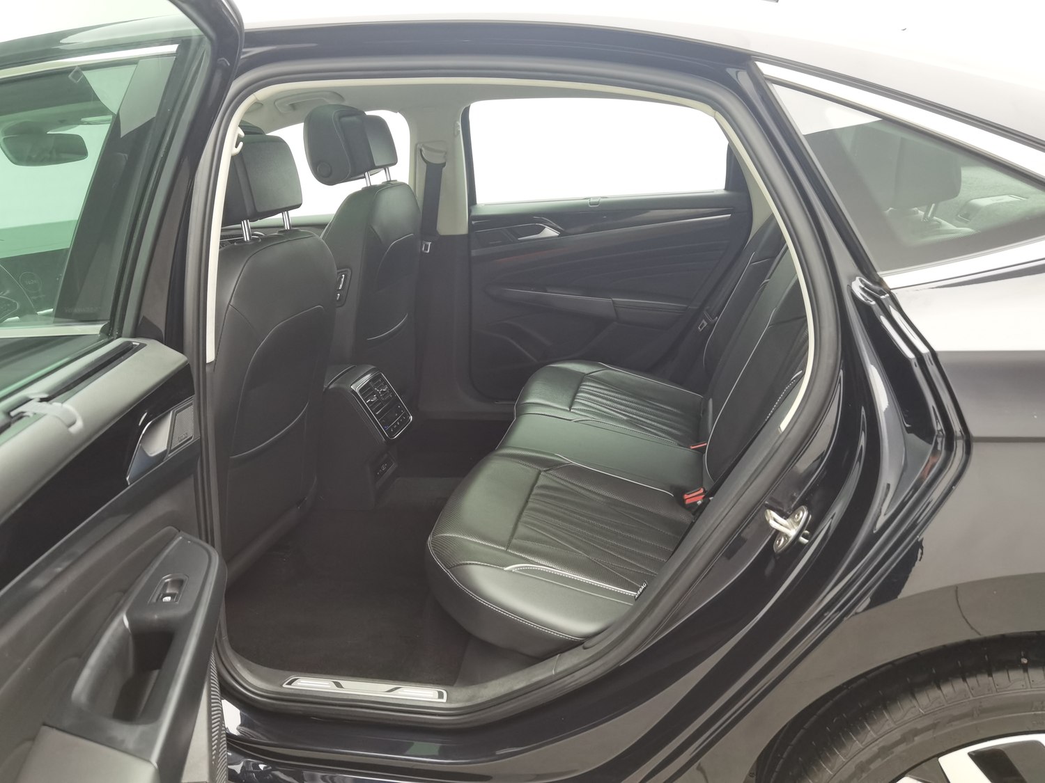 Used Volkswagen Passat 2022 2.0 AT