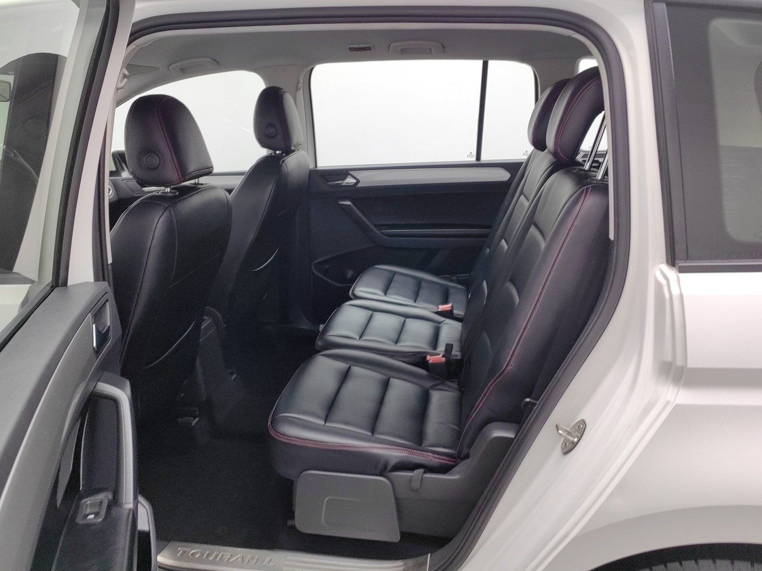 Used Volkswagen Touran 2016 1.4 MT
