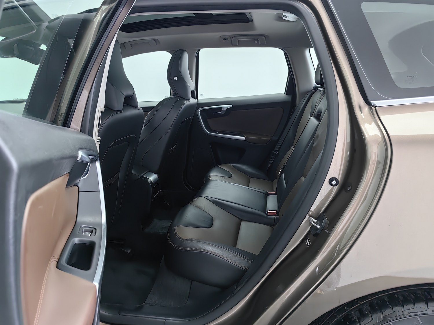 Used Volvo XC60 2016 2.0 AT