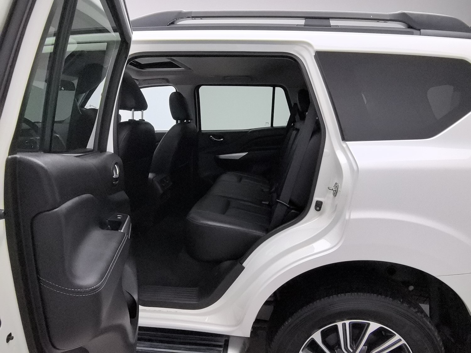 Used Nissan Terra 2020 2.5 AT