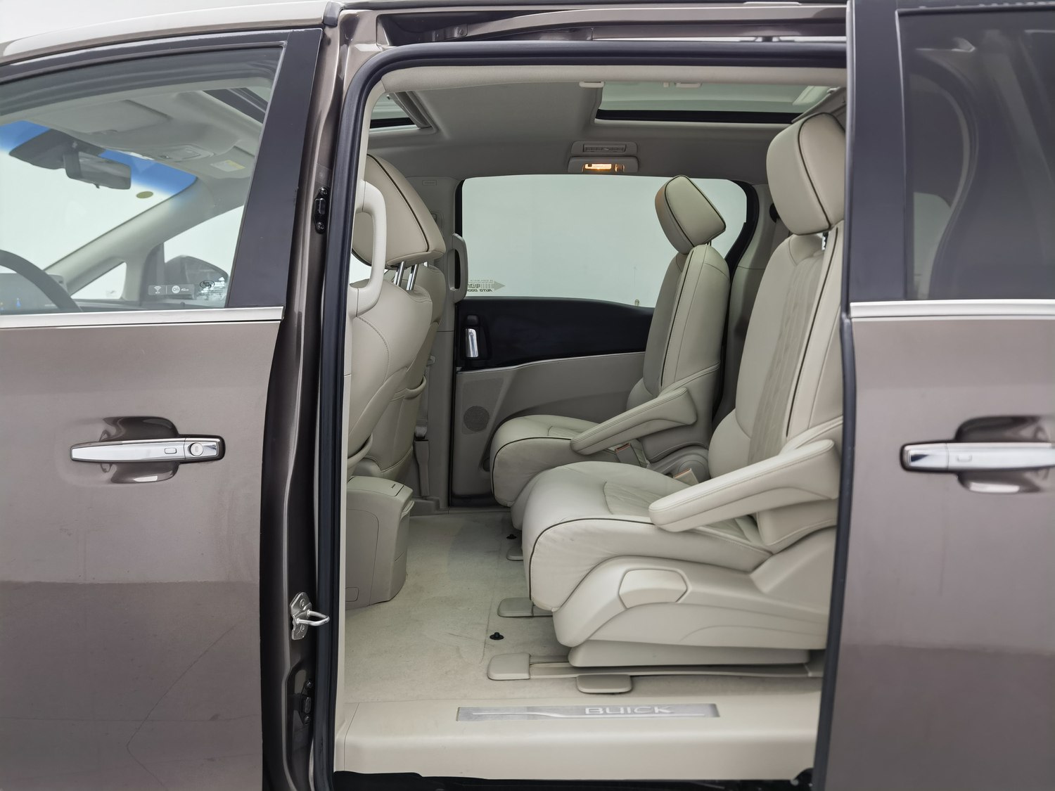 Used Buick GL8 2023 2.0 AT
