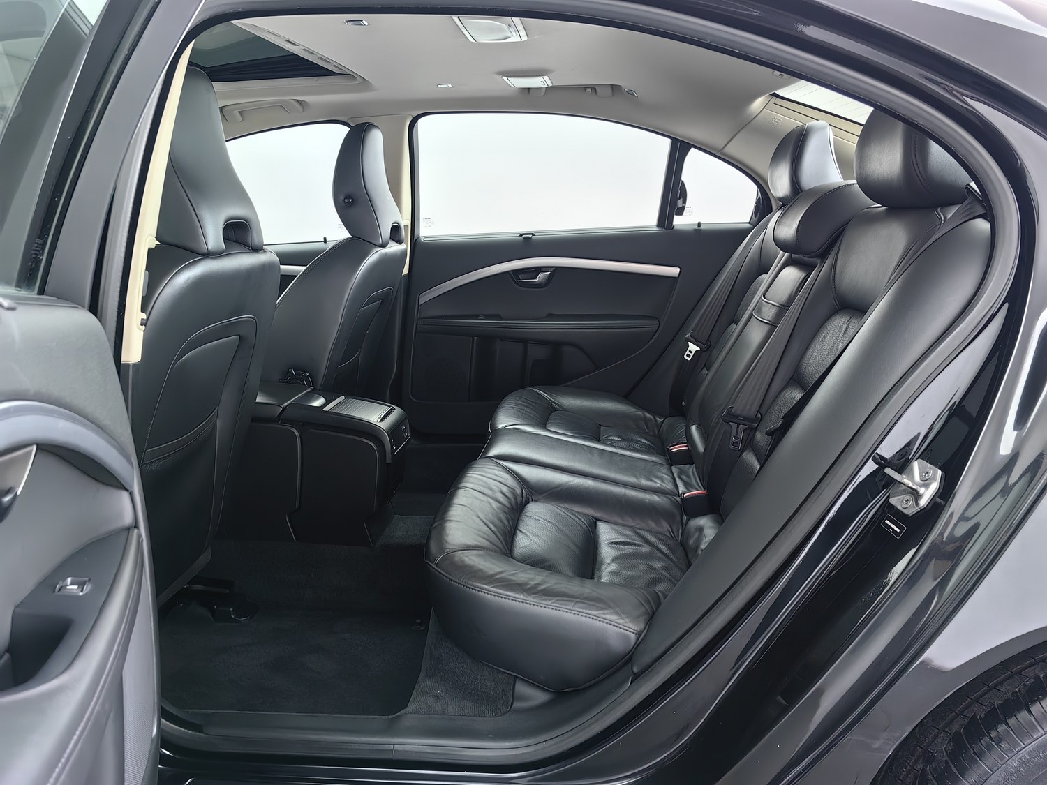 Used Volvo S80L 2015 2.0 AT