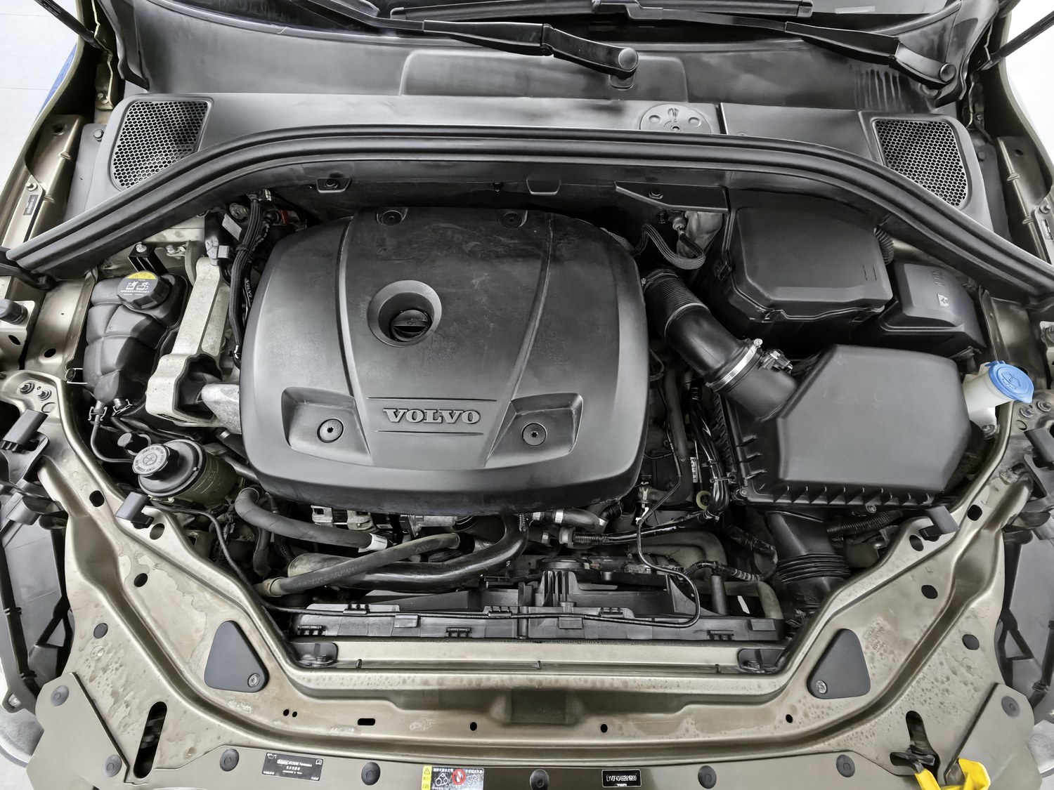 Used Volvo XC60 2016 2.0 AT