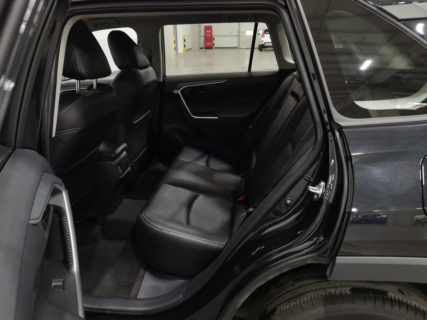 Used Toyota RAV4 2023 2.0 AT