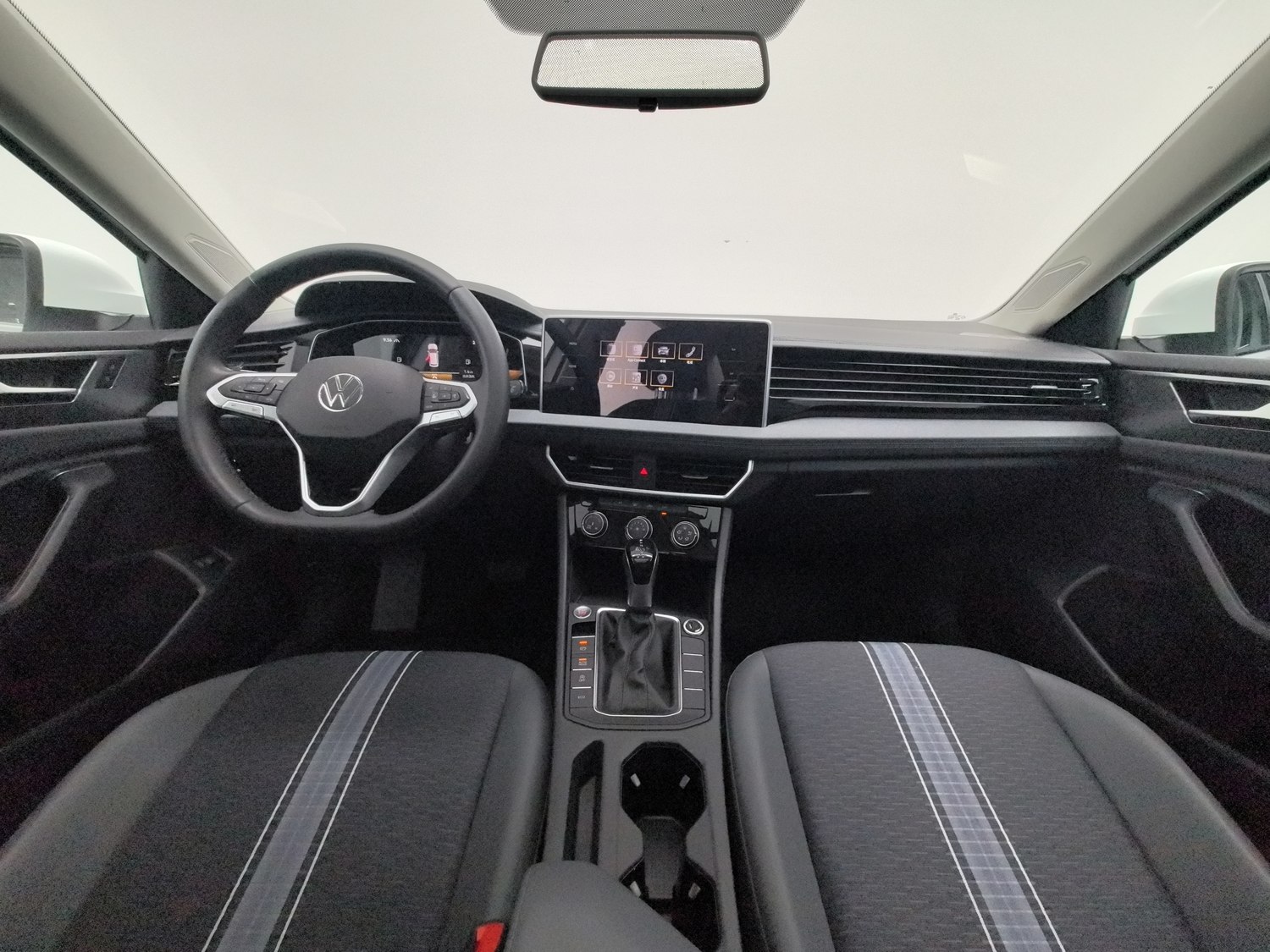 Used Volkswagen Sagitar 2024 1.2 AT