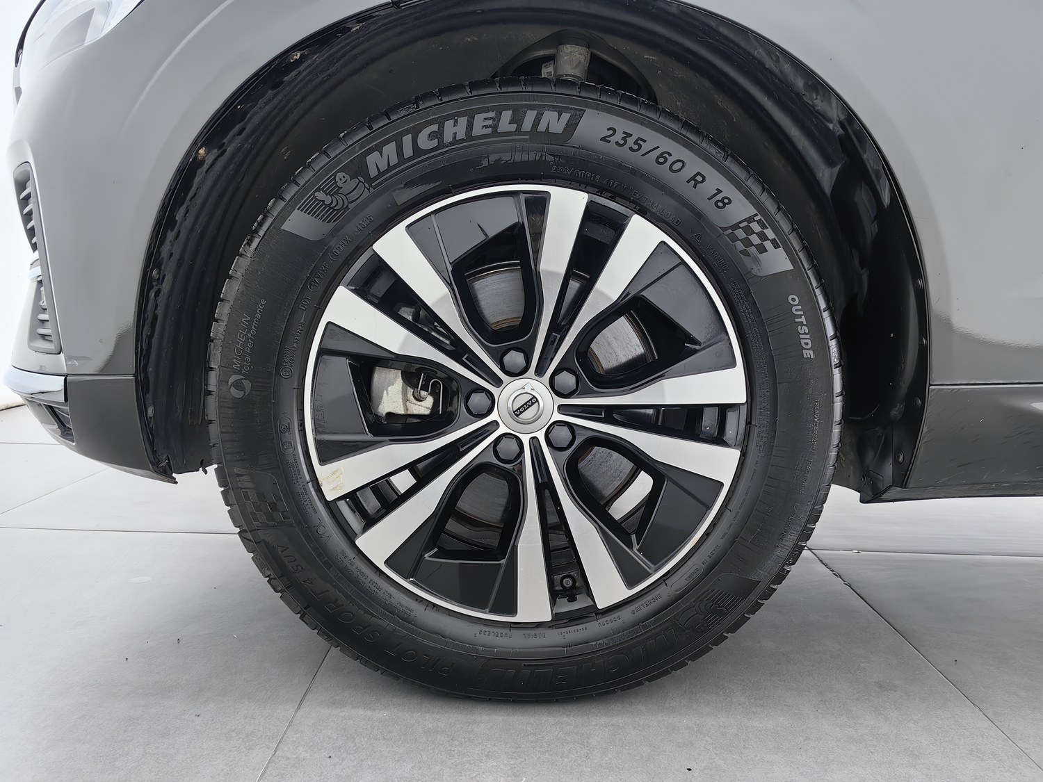 Used Volvo XC60 2022 2.0 AT