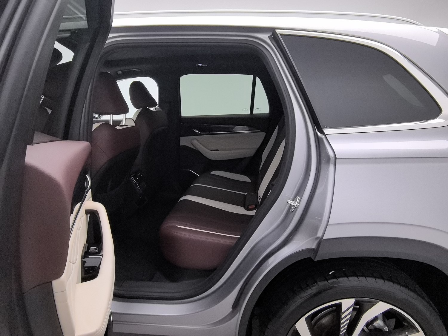 Used Geely Xingyue L 2021 2.0 AT