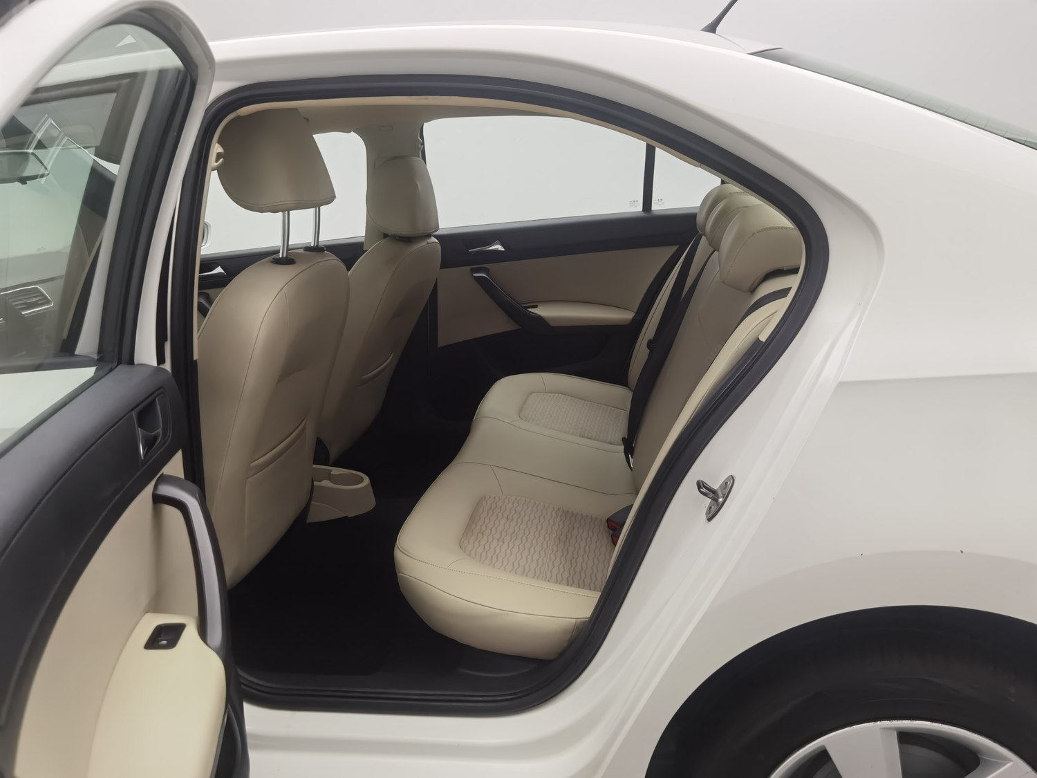 Used Skoda Rapid 2013 1.6 AT