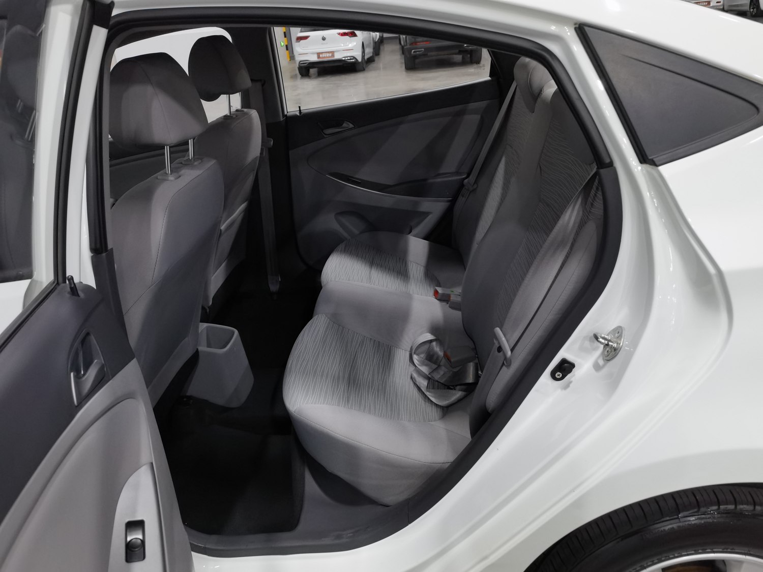 Used Hyundai Reina 2016 1.4 MT