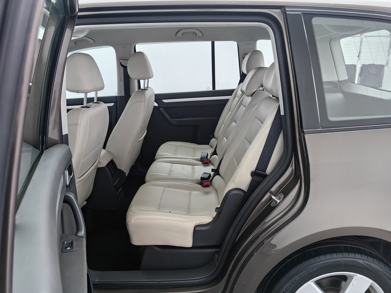 Used Volkswagen Touran 2013 1.4 MT
