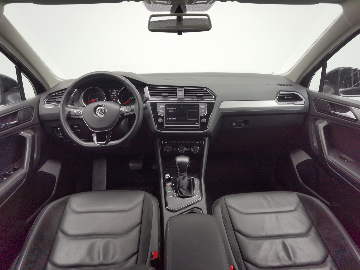 Used Volkswagen Tiguan L 2018 2.0 AT