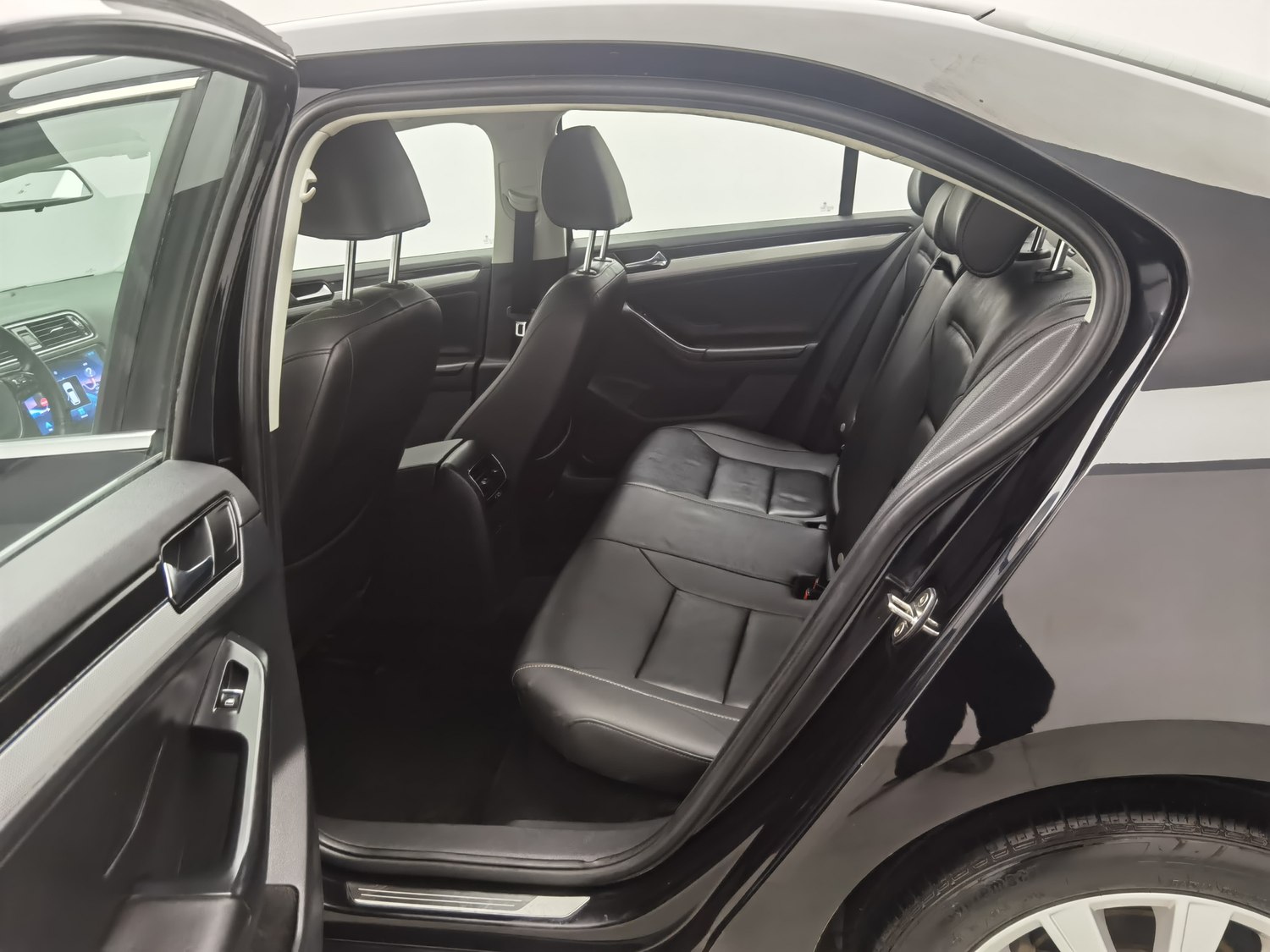 Used Volkswagen Sagitar 2015 1.6 MT