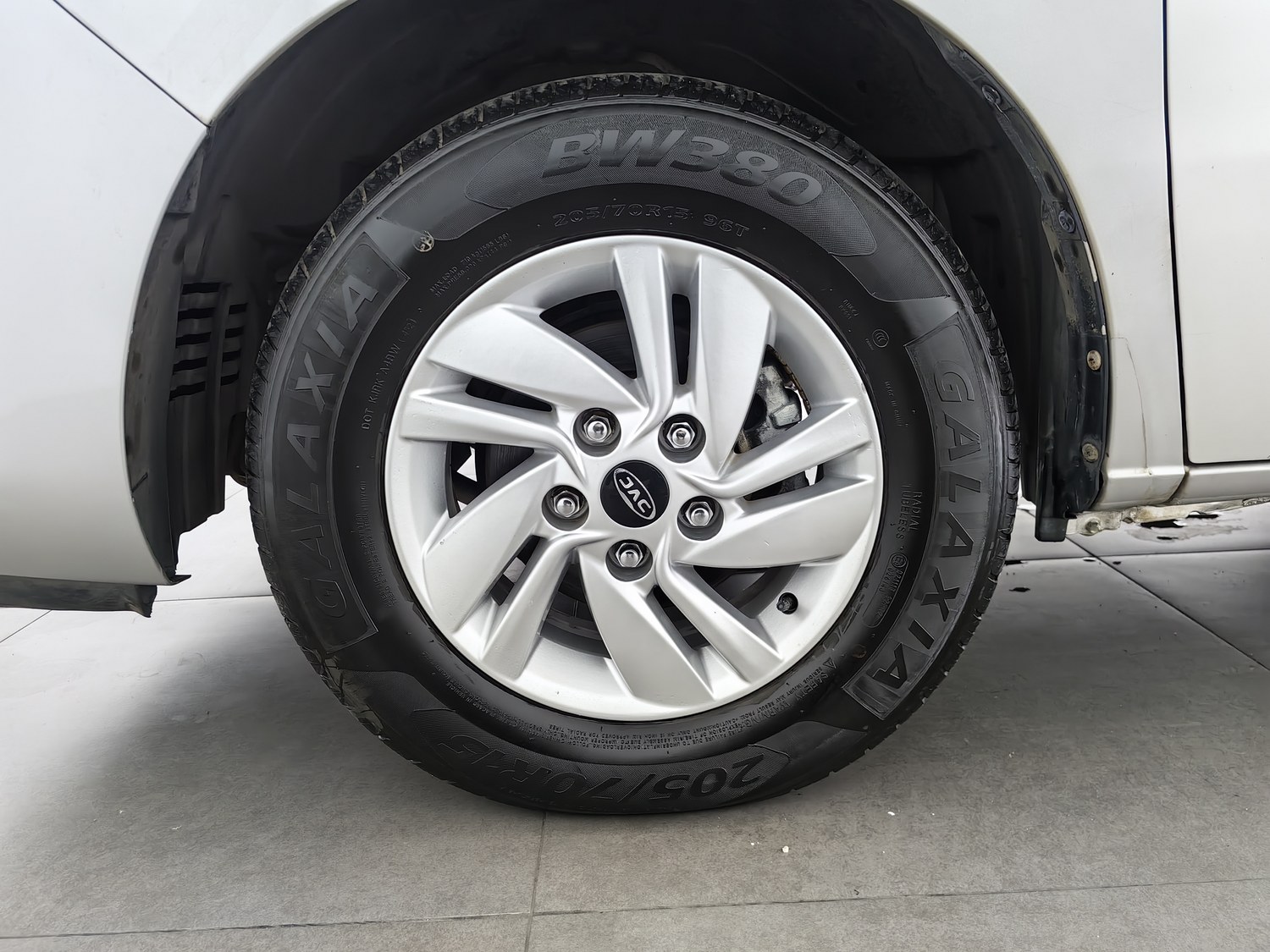 Used JAC Refine M4 2016 2.0 MT