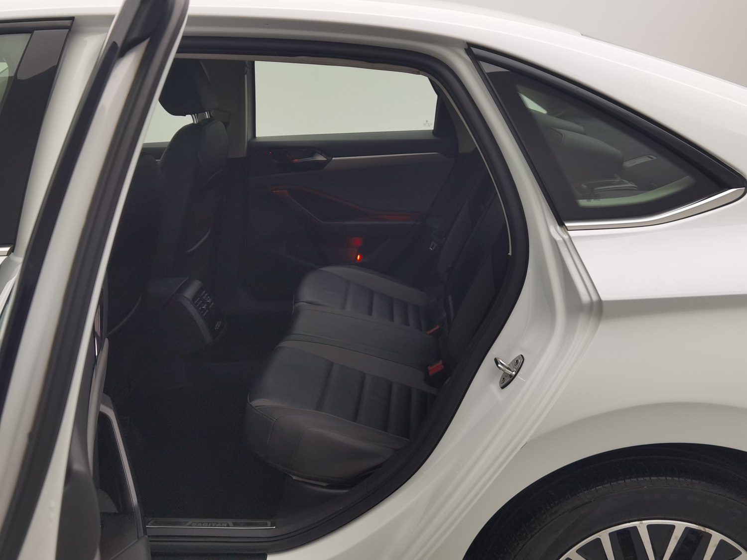 Used Volkswagen Sagitar 2019 1.4 AT