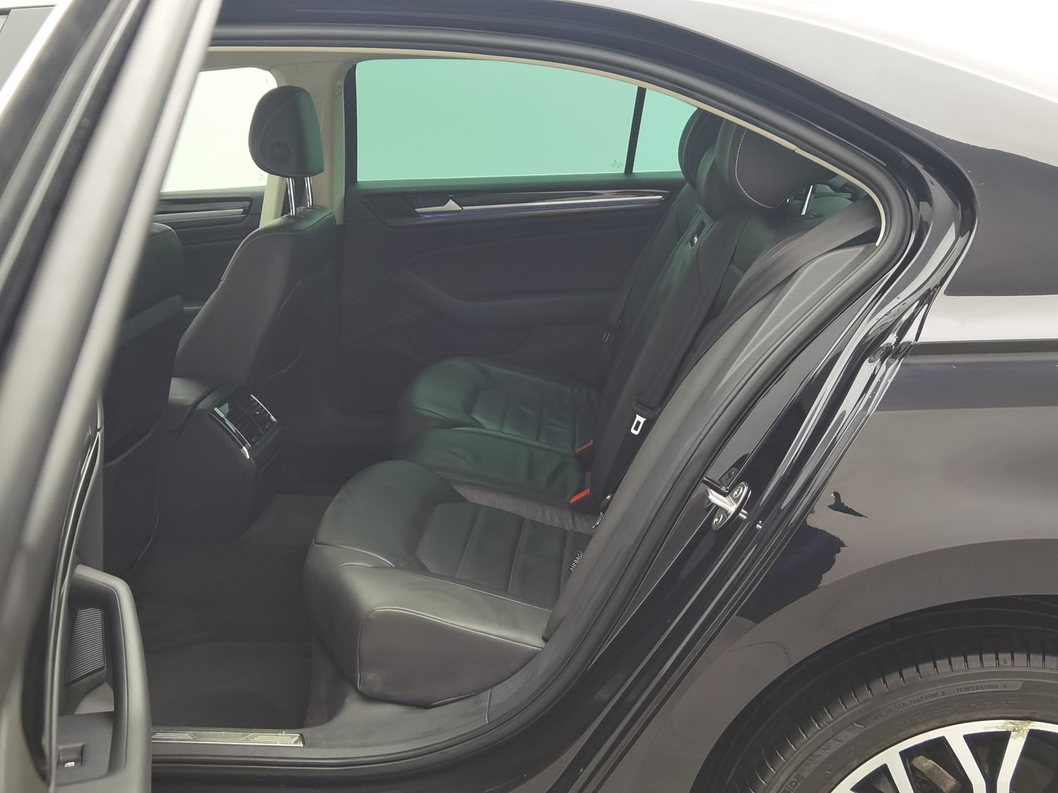 Used Volkswagen Phideon 2019 2.0 AT