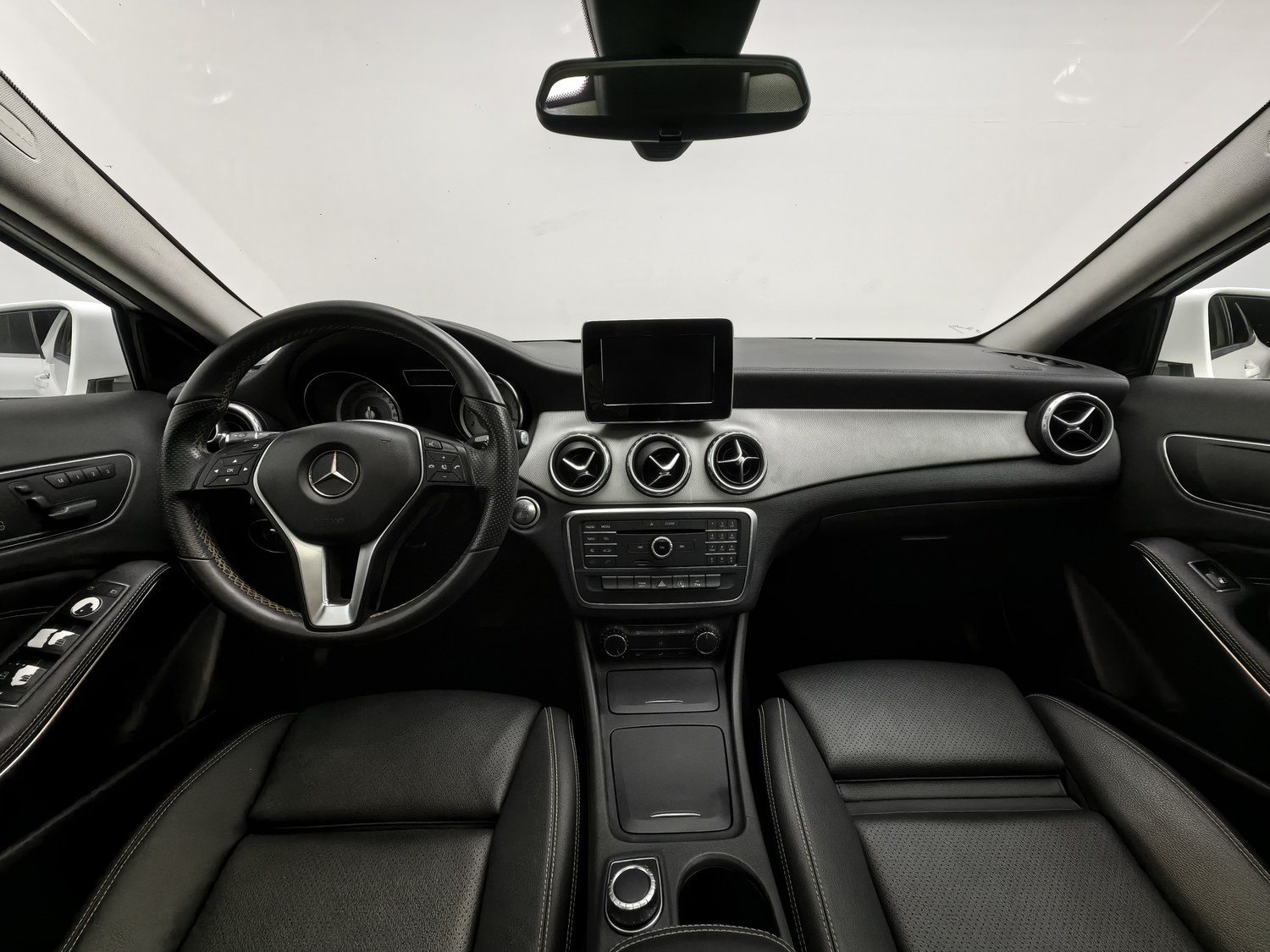 Used Mercedes-Benz GLA 2016 1.6 AT