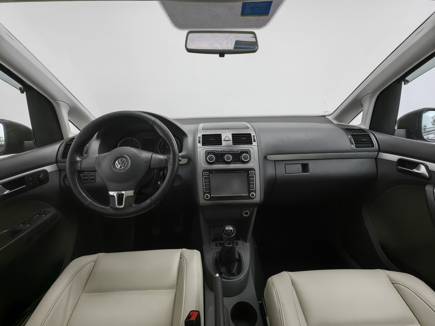 Used Volkswagen Touran 2013 1.4 MT