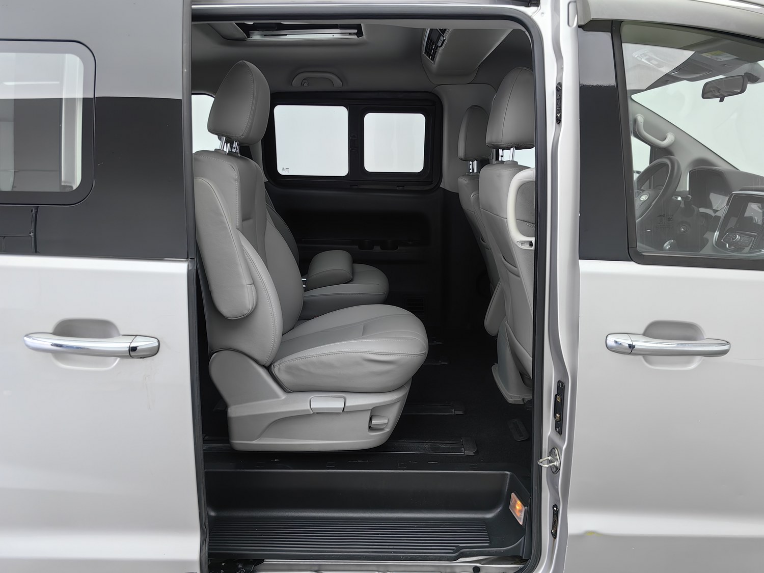 Used JAC Refine M4 2016 2.0 MT