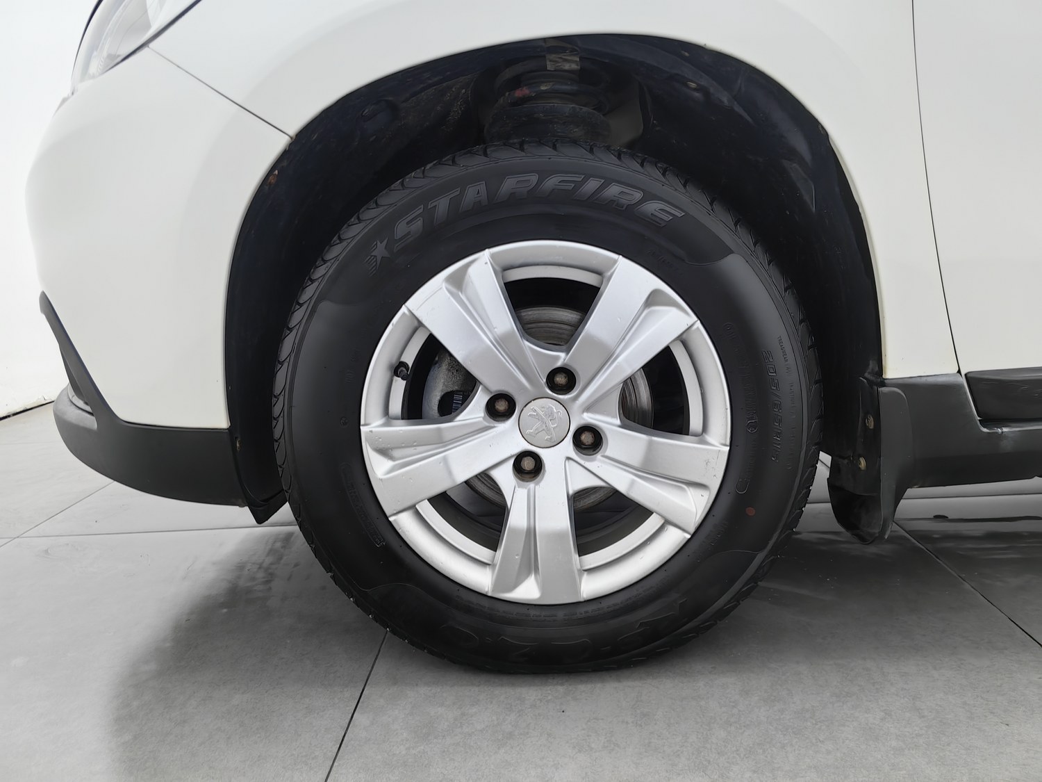 Used Peugeot 2008 2014 1.6 MT