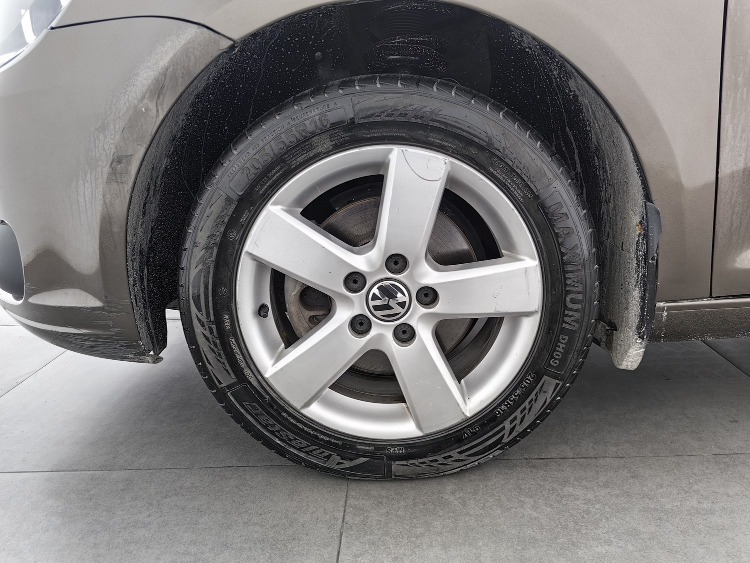 Used Volkswagen Touran 2013 1.4 MT