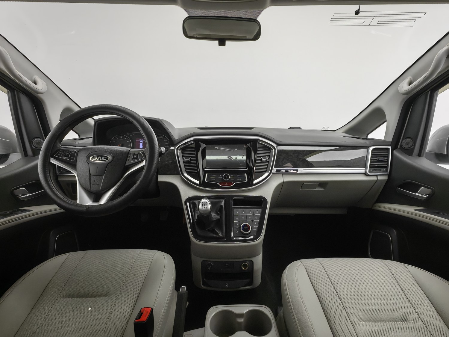 Used JAC Refine M4 2016 2.0 MT