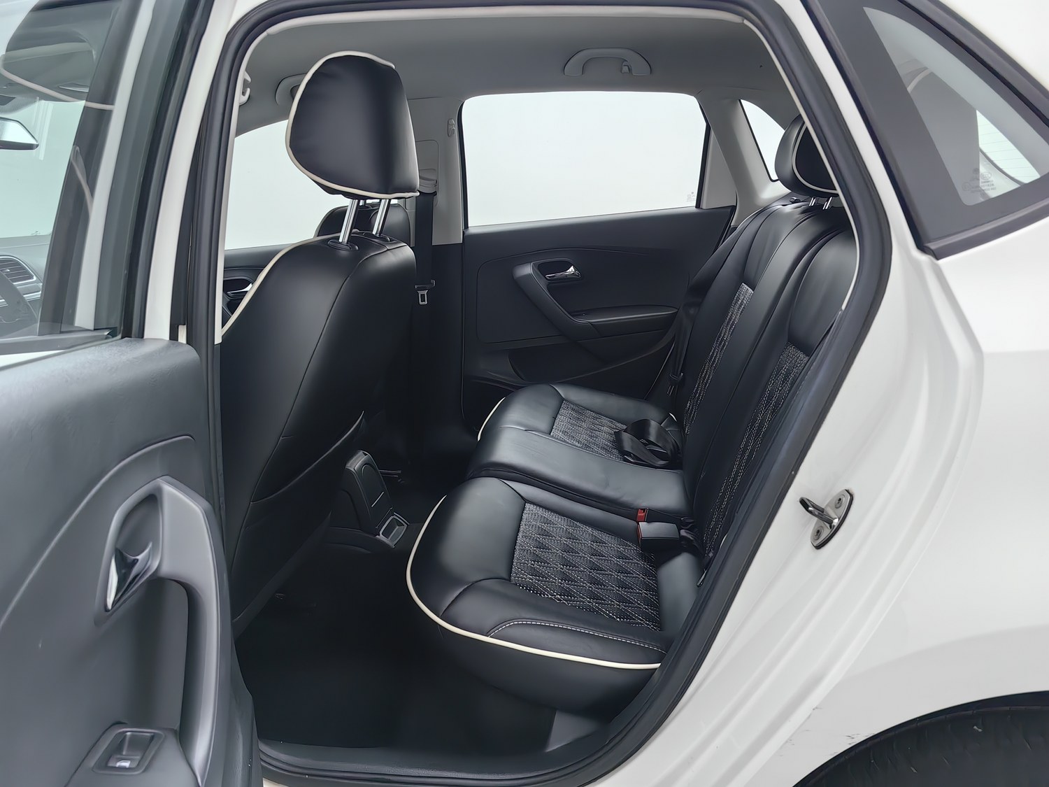 Used Volkswagen Polo 2013 1.6 AT