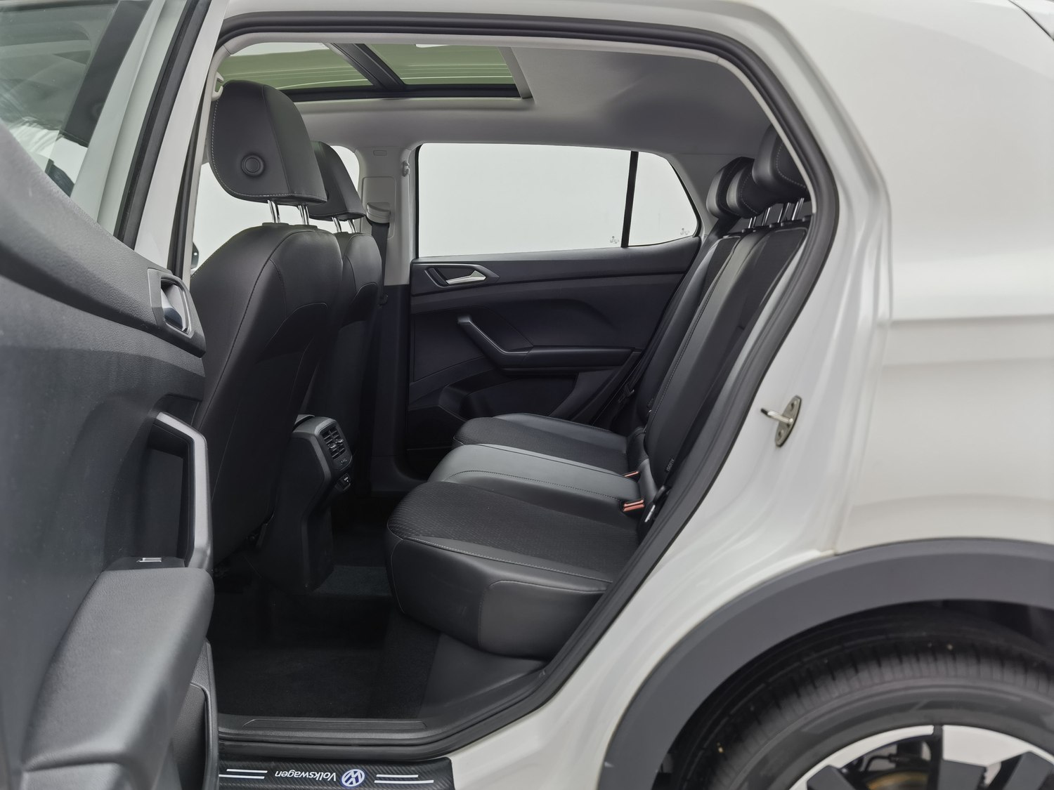 Used Volkswagen Tacqua 2021 1.5 AT