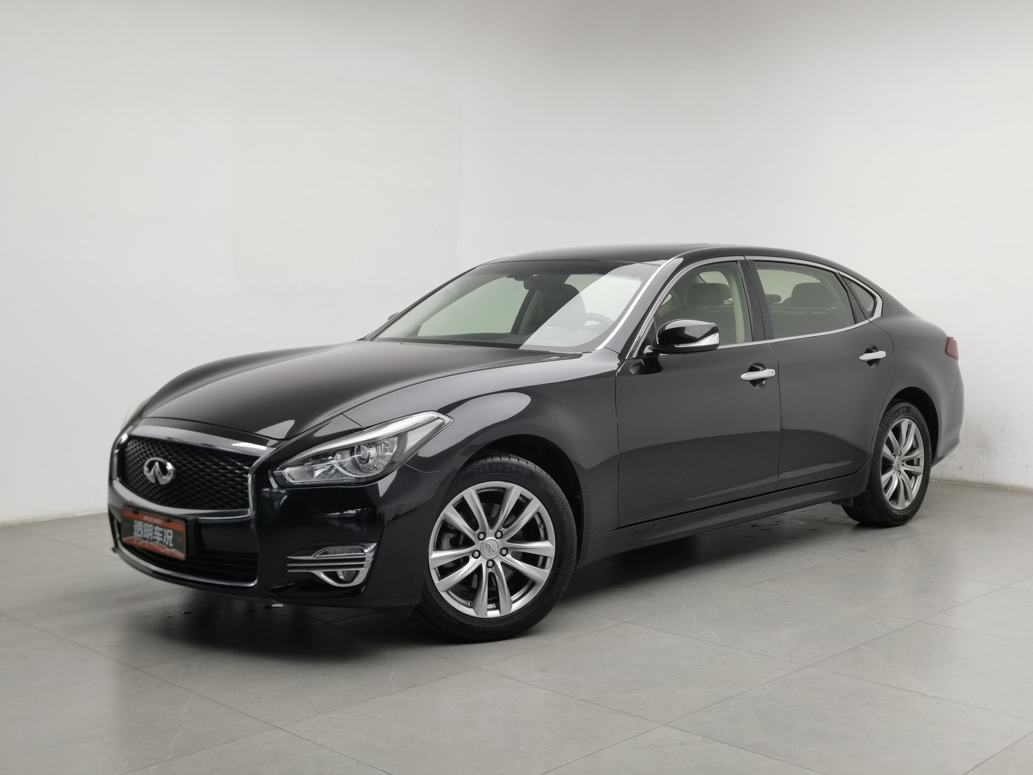 Used Infiniti Q70 2015 2.5 AT