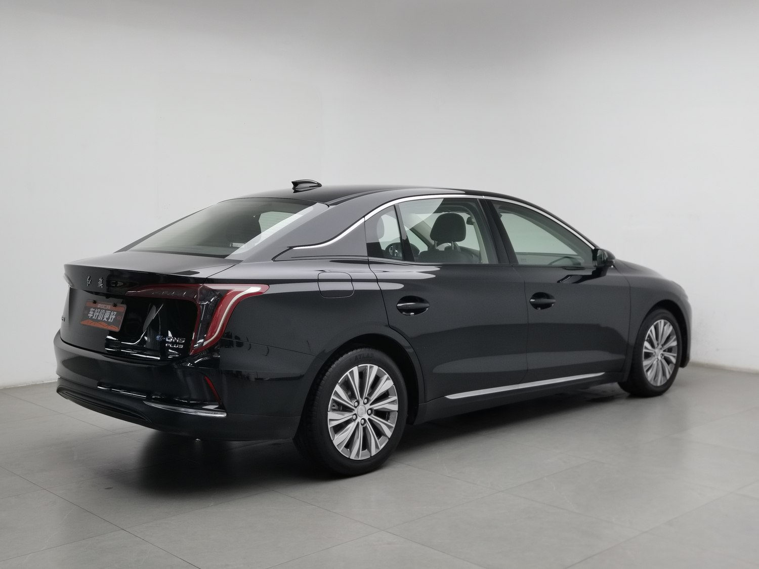 Used Hongqi E-QM5 2023