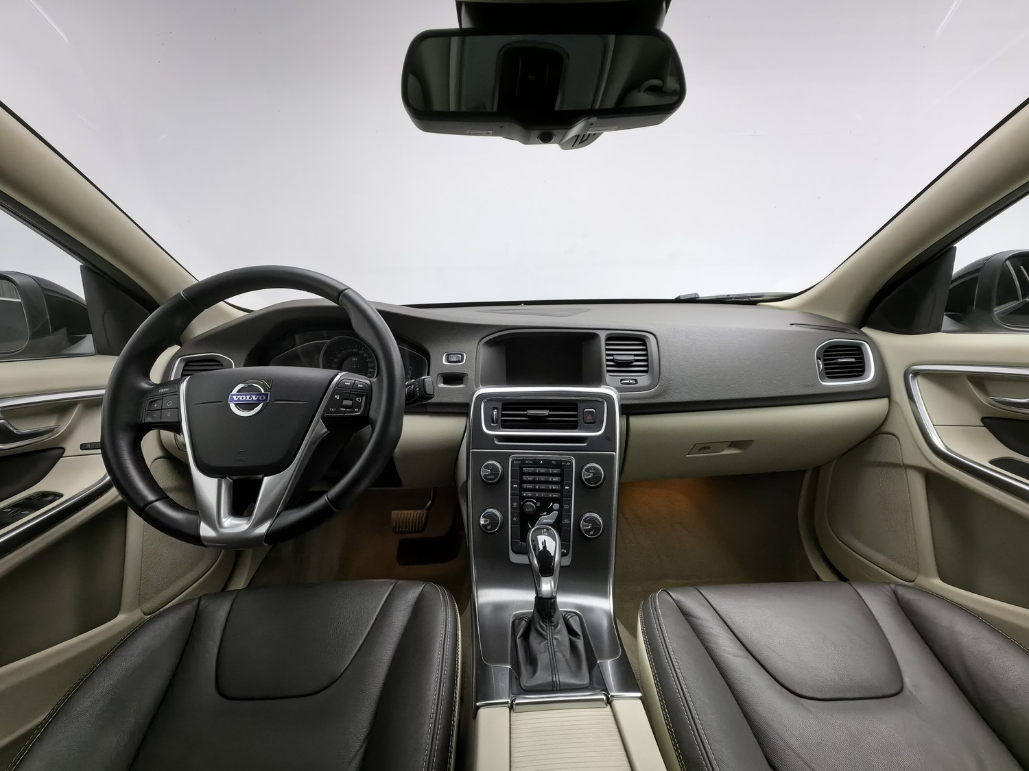 Used Volvo S60 2014 2.0 AT