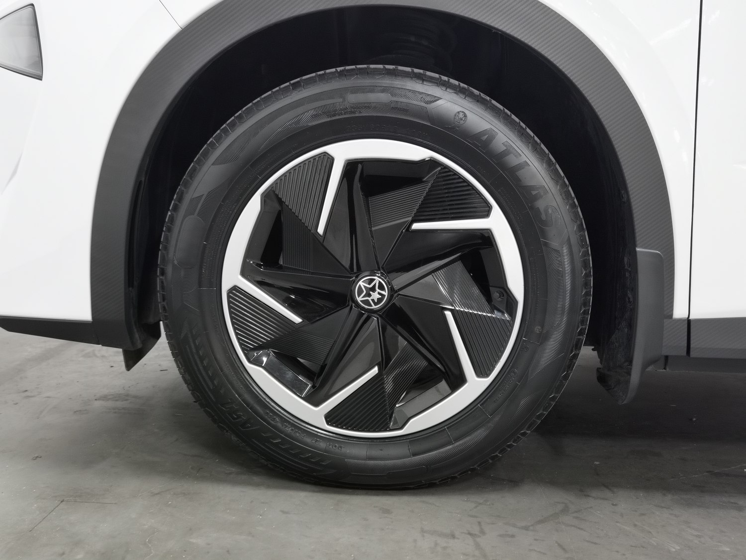 Used Venucia VX6 2023