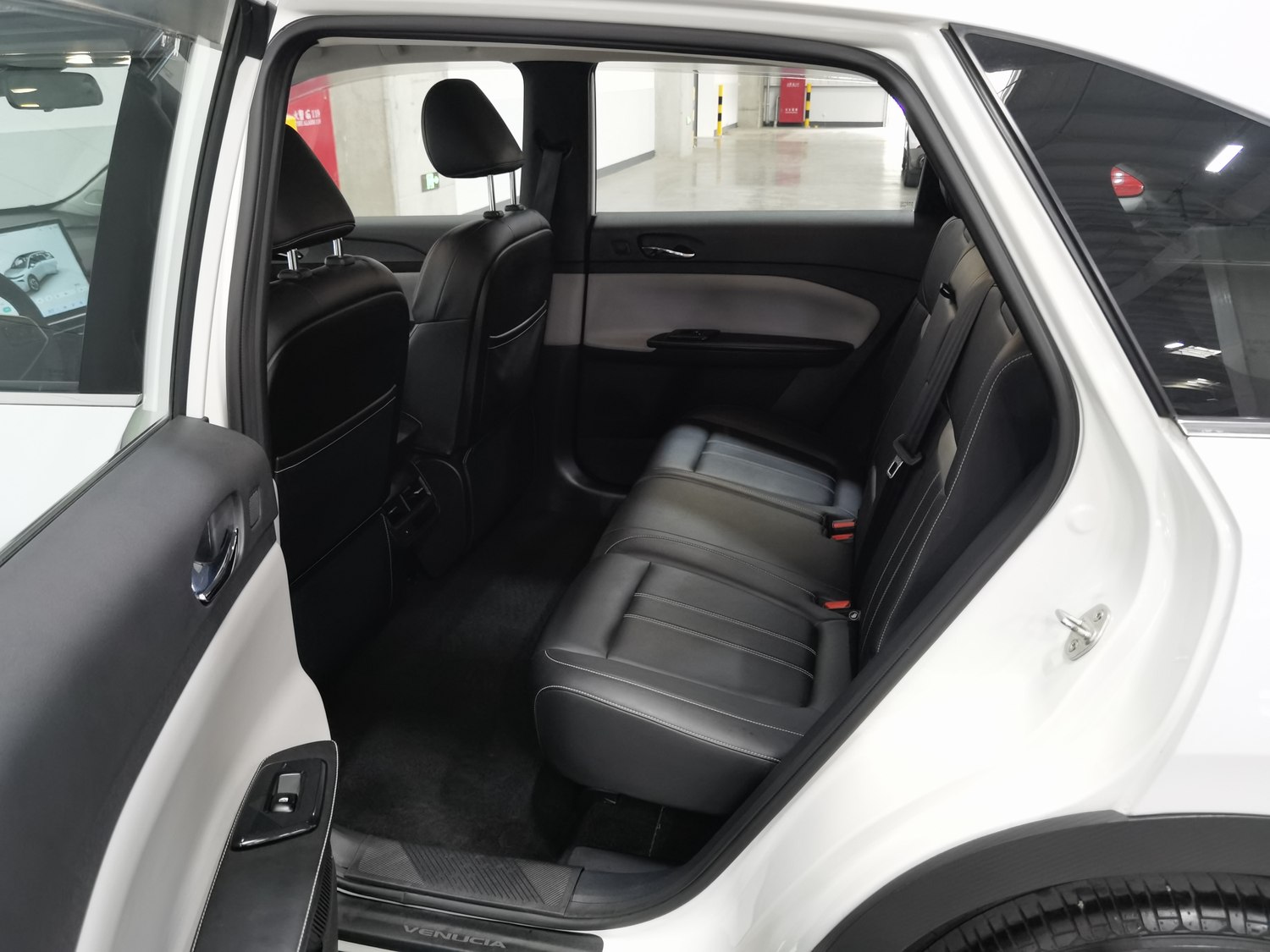Used Venucia VX6 2023
