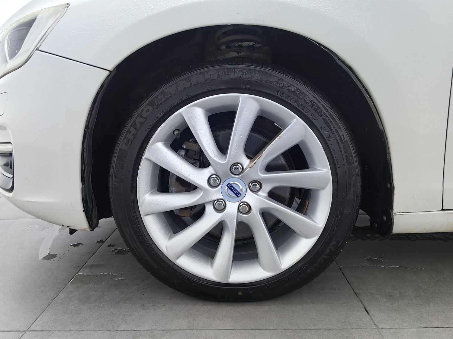 Used Volvo S60 2015 2.0 AT