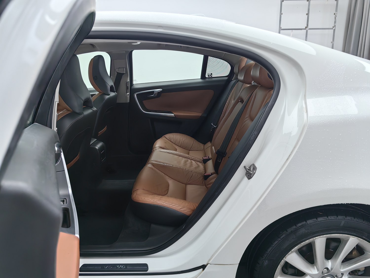 Used Volvo S60 2015 2.0 AT