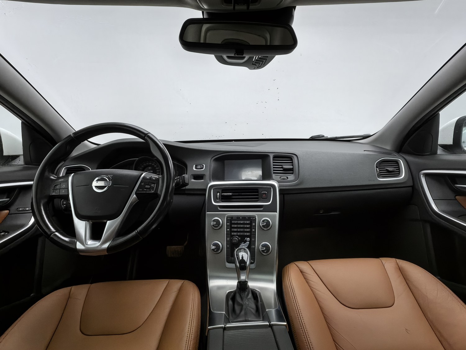 Used Volvo S60 2015 2.0 AT
