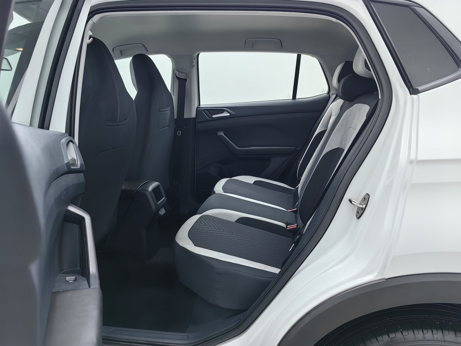 Used Volkswagen Tharu L 2025 1.5 AT