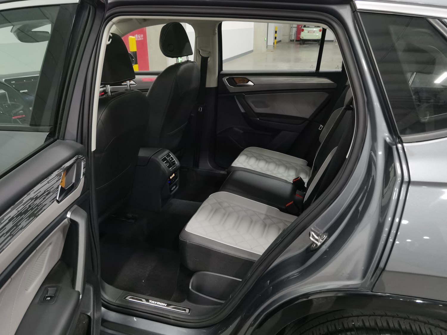 Used Volkswagen Tayron 2023 2.0 AT