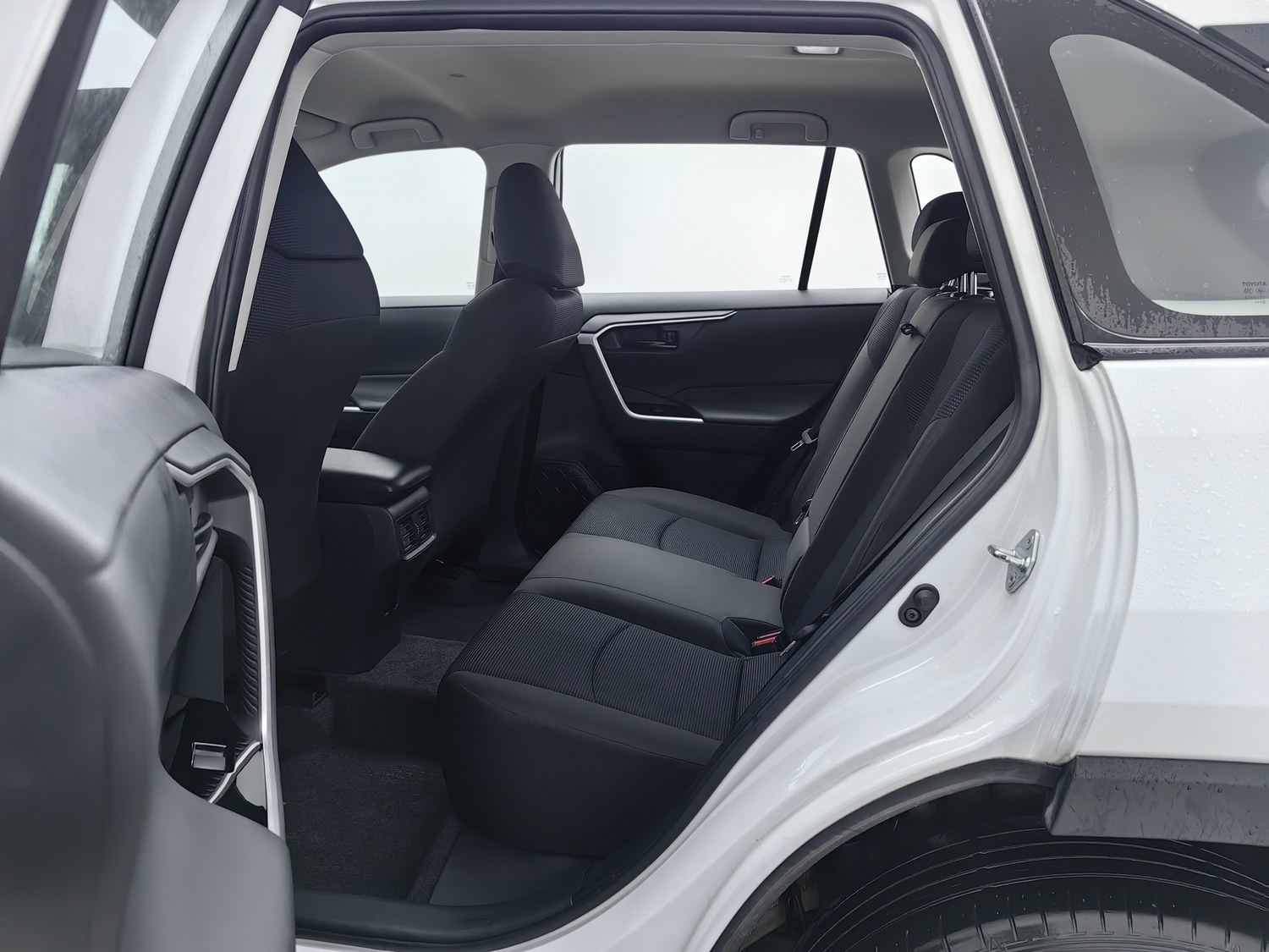 Used Toyota RAV4 2024 2.0 AT