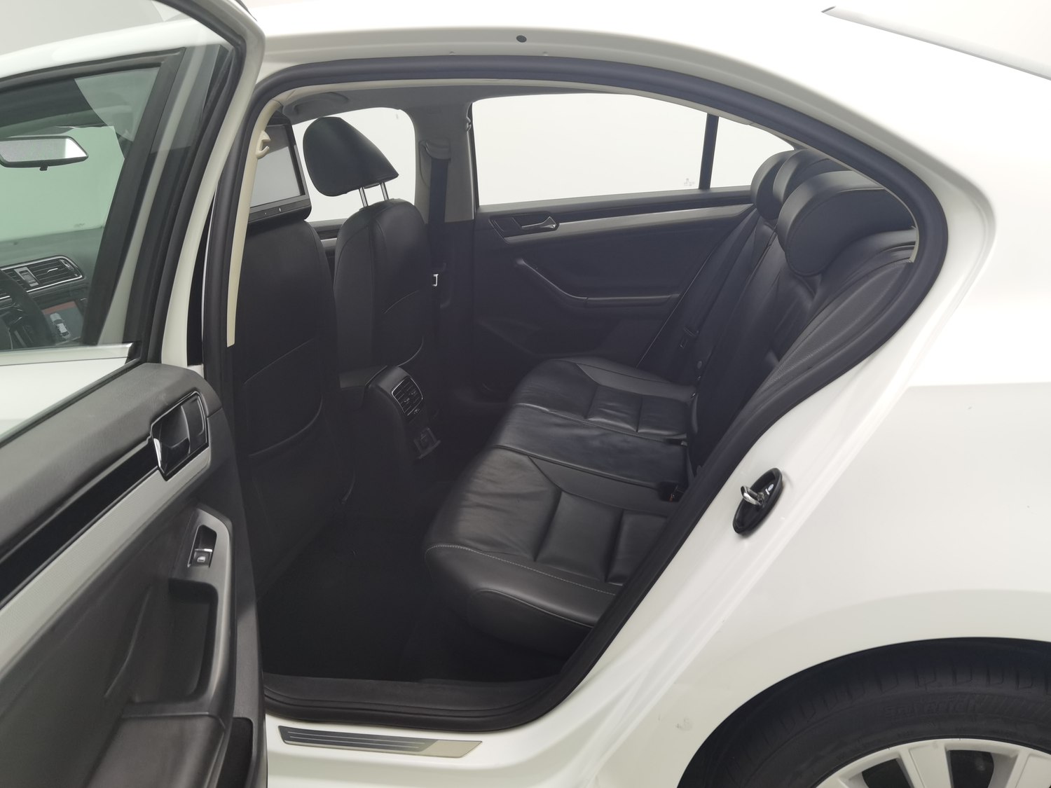 Used Volkswagen Sagitar 2015 1.6 AT