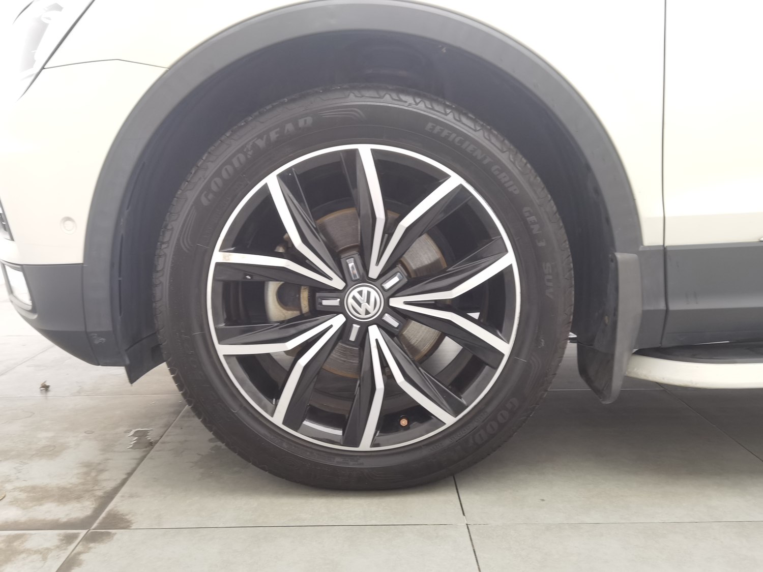 Used Volkswagen Tiguan L 2020 2.0 AT