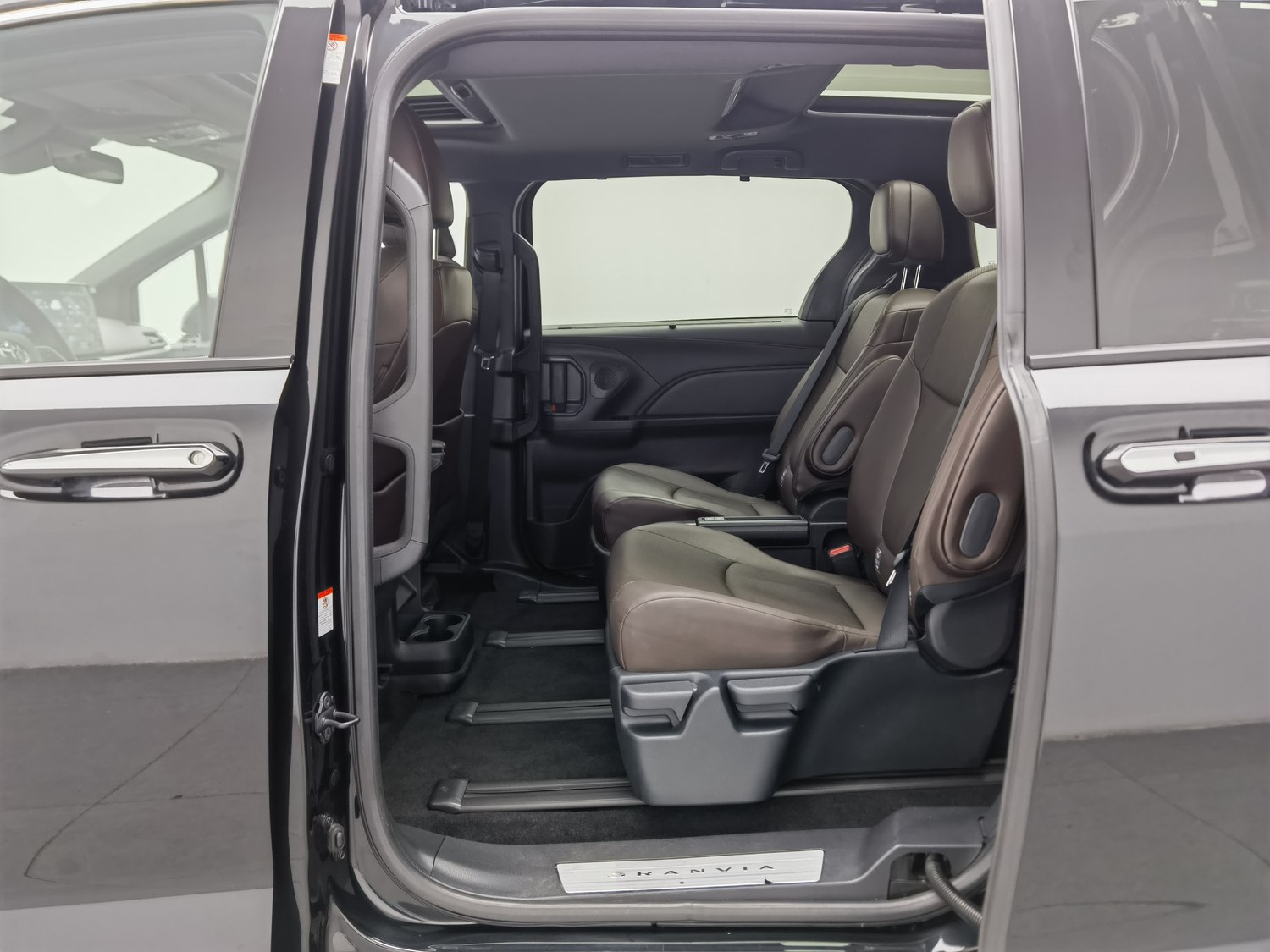 Used Toyota Granvia 2024 2.5 AT