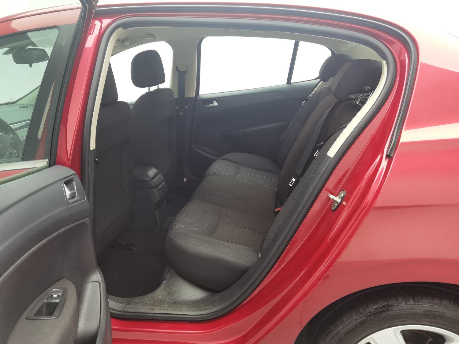 Used Peugeot 308 2014 1.6 AT